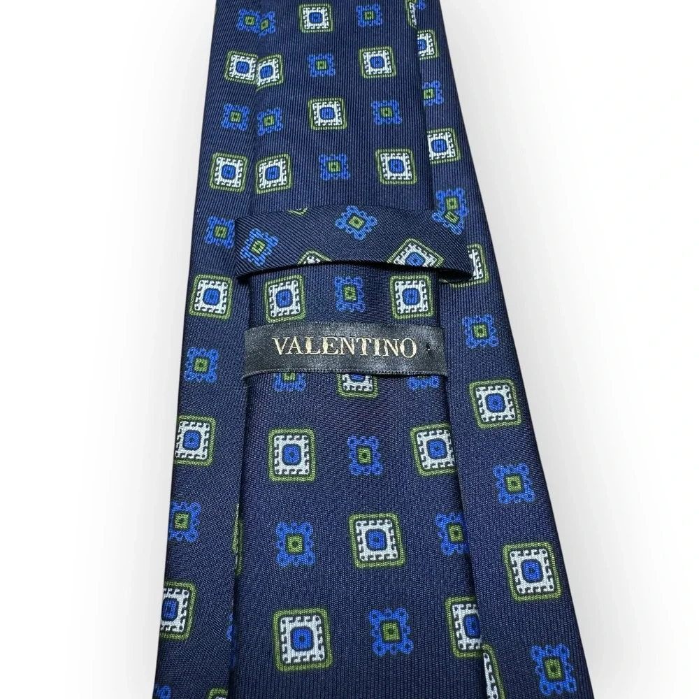 Valentino Mens Silk Tie Navy Blue Geometric Medallion Made in Italy 3.5 Inch